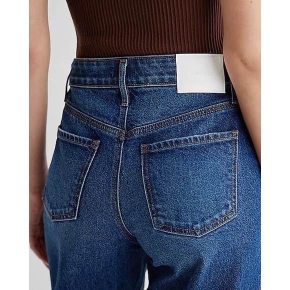 Express Women’s Relaxed Tapered Mid Rise Jeans - Picture 2 of 13